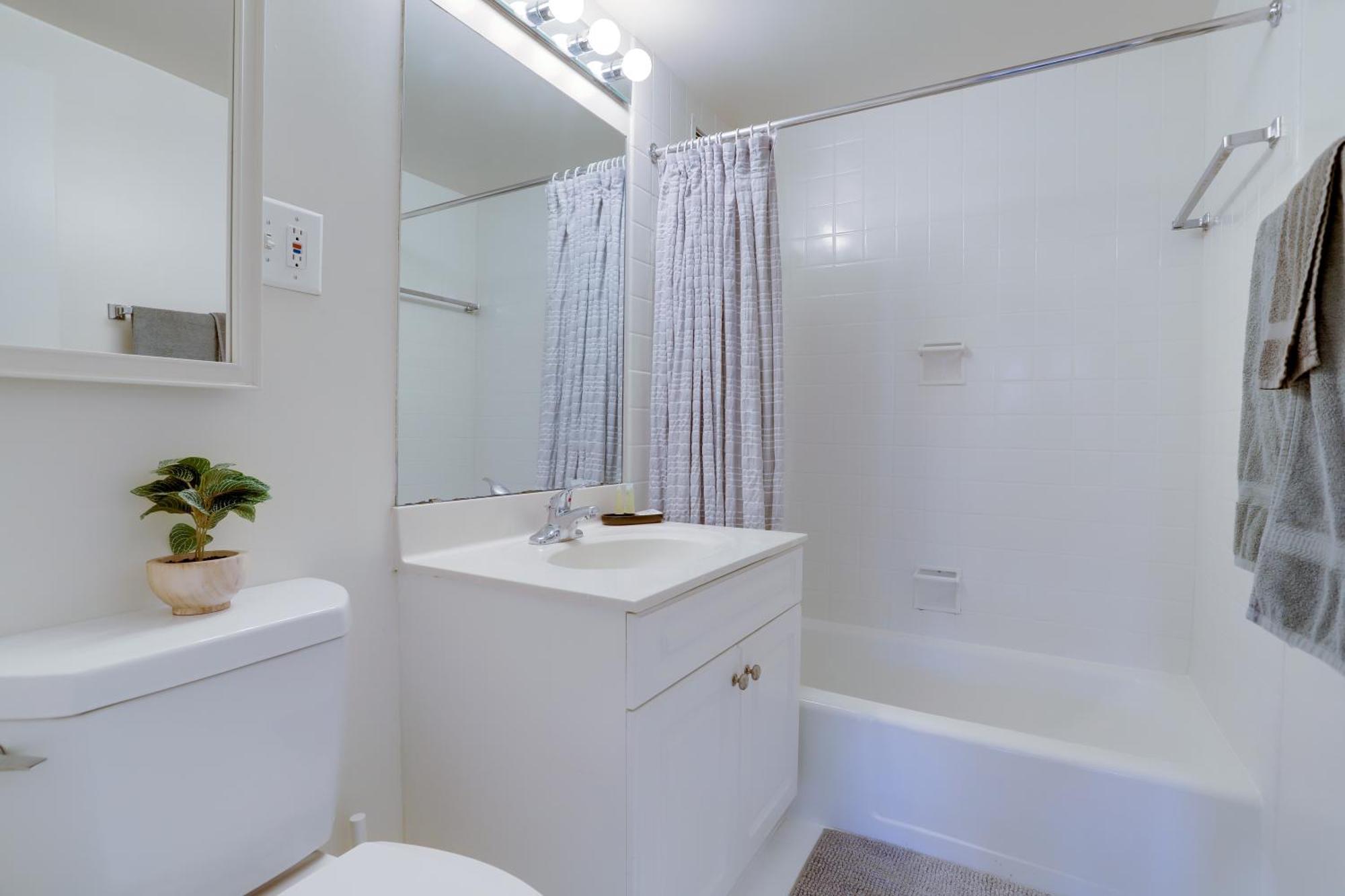 Beautiful 2Br Apartment At Crystal City With Gym Arlington Exterior foto